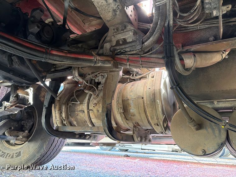 image for item YA5028 2022 Kenworth T880 dump truck