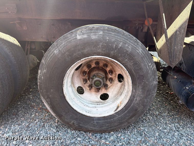 image for item YA5028 2022 Kenworth T880 dump truck