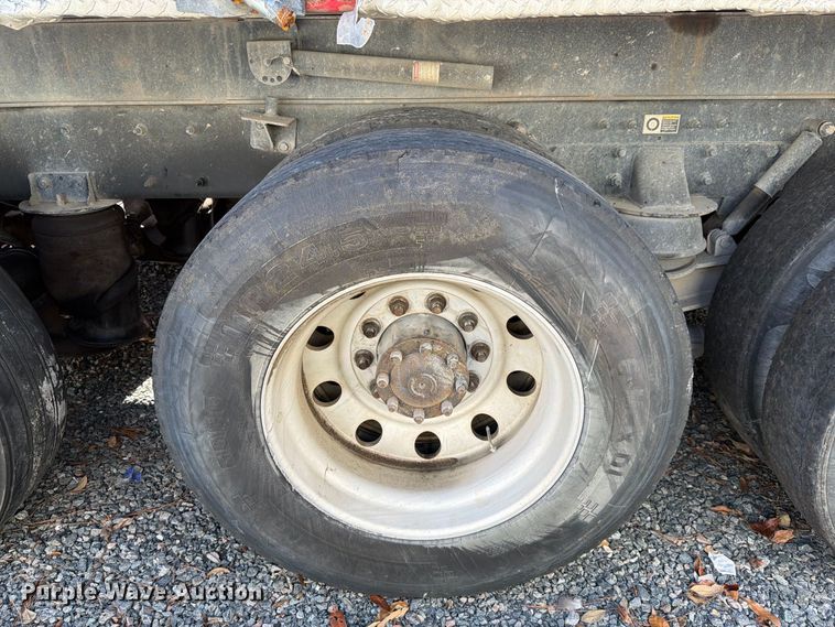 image for item YA5028 2022 Kenworth T880 dump truck