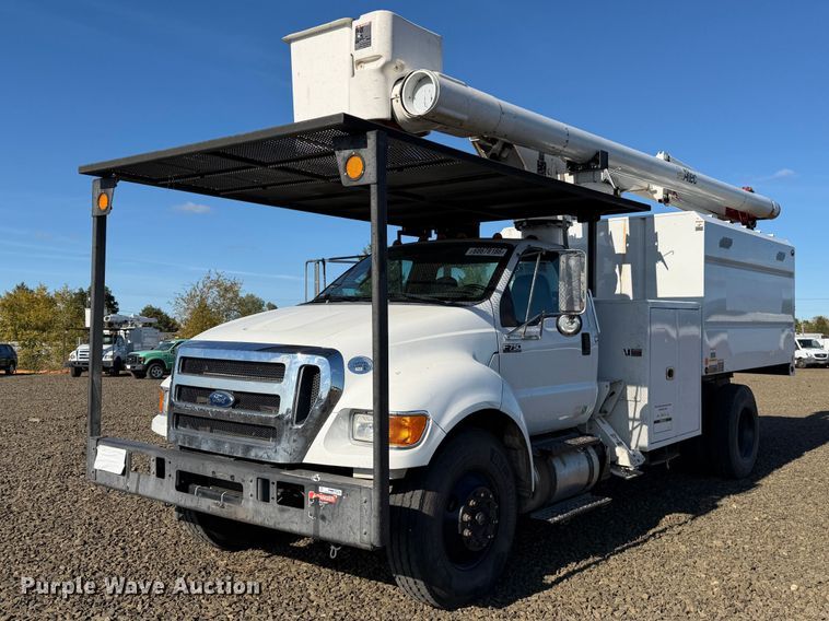 image for item YA5091 2015 Ford F750 Super Duty forestry bucket truck