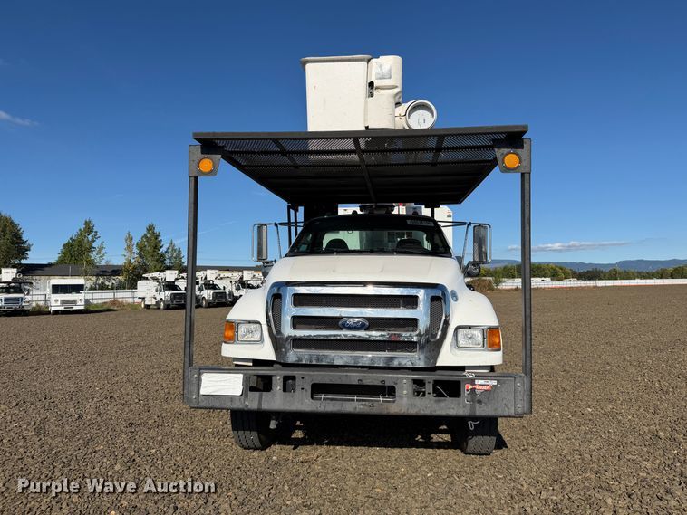 image for item YA5091 2015 Ford F750 Super Duty forestry bucket truck