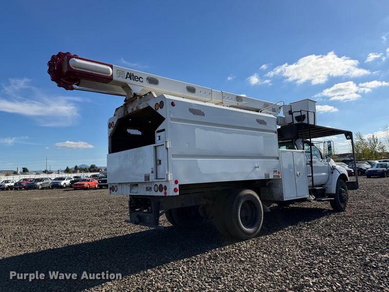 image for item YA5091 2015 Ford F750 Super Duty forestry bucket truck