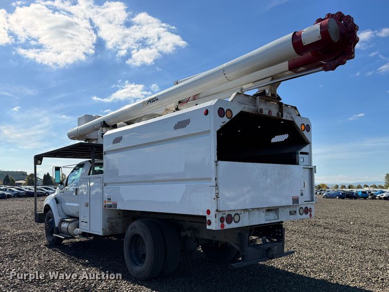 image for item YA5091 2015 Ford F750 Super Duty forestry bucket truck