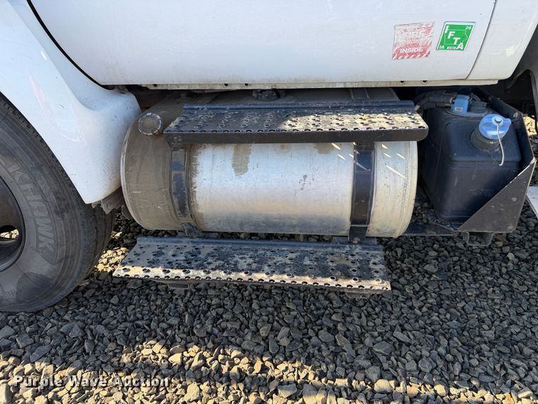 image for item YA5091 2015 Ford F750 Super Duty forestry bucket truck