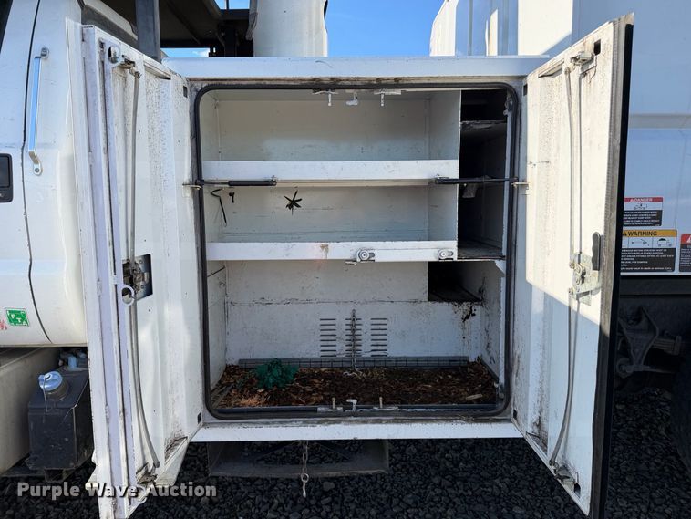 image for item YA5091 2015 Ford F750 Super Duty forestry bucket truck