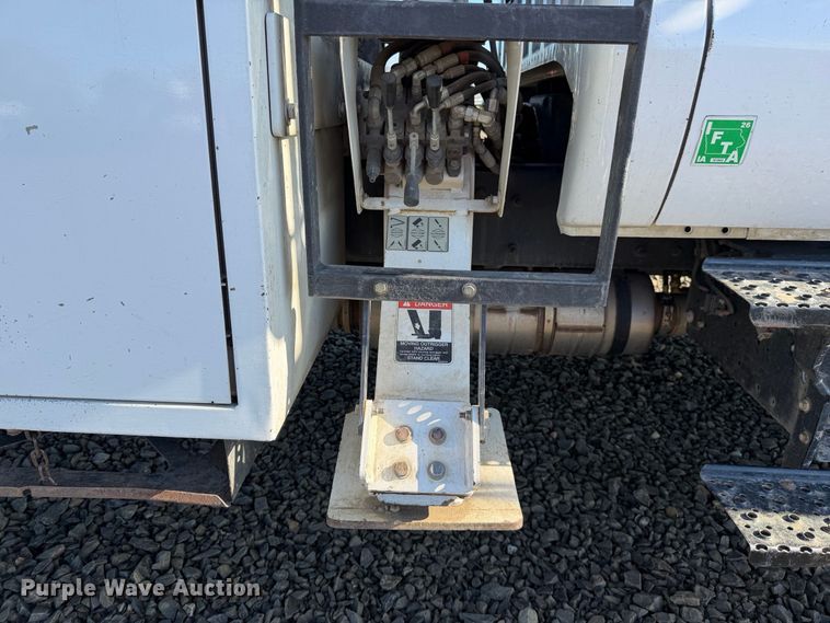 image for item YA5091 2015 Ford F750 Super Duty forestry bucket truck