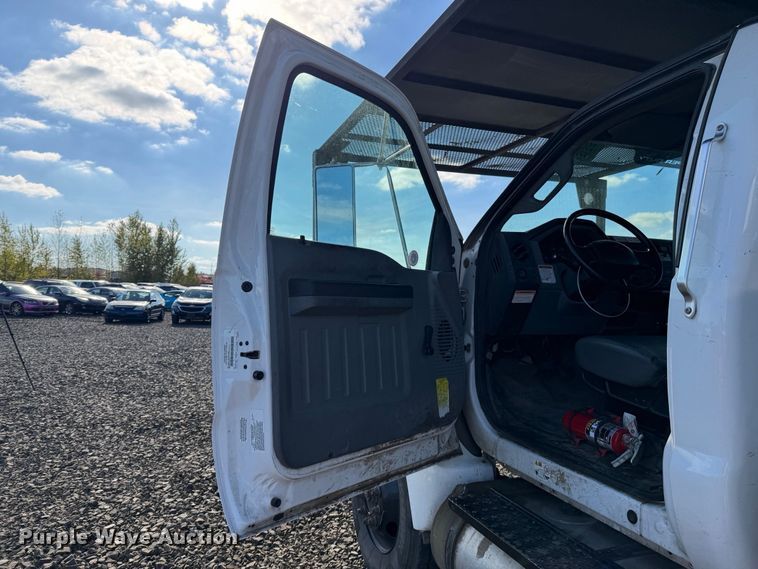 image for item YA5091 2015 Ford F750 Super Duty forestry bucket truck