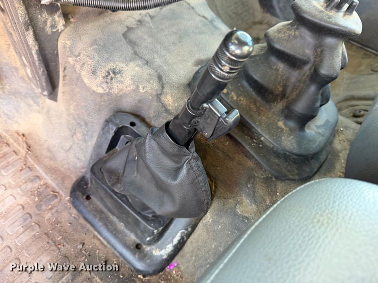 image for item YA5091 2015 Ford F750 Super Duty forestry bucket truck