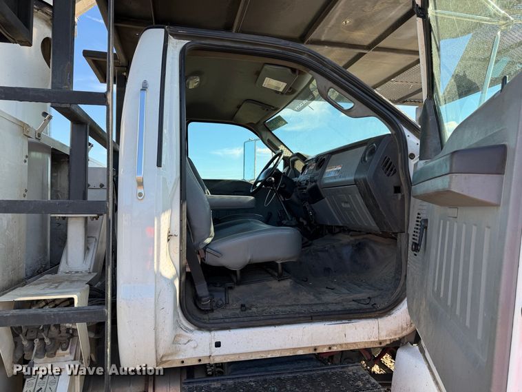 image for item YA5091 2015 Ford F750 Super Duty forestry bucket truck