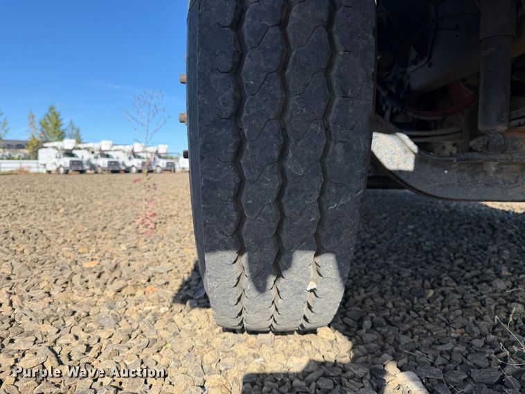 image for item YA5091 2015 Ford F750 Super Duty forestry bucket truck