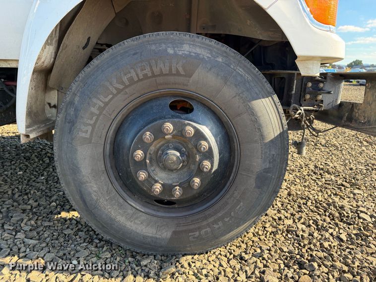 image for item YA5091 2015 Ford F750 Super Duty forestry bucket truck