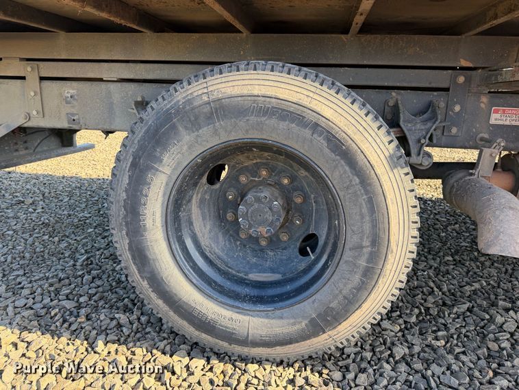 image for item YA5091 2015 Ford F750 Super Duty forestry bucket truck