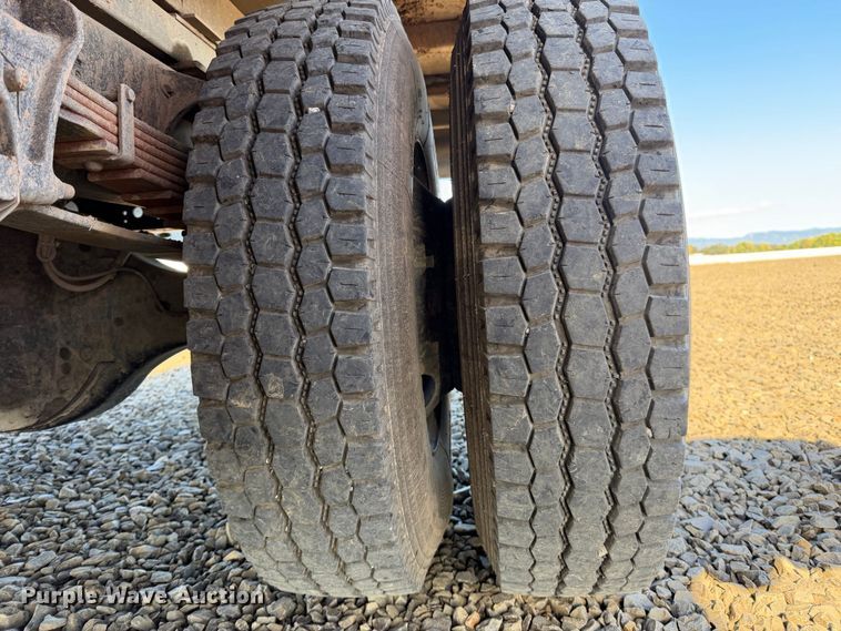 image for item YA5091 2015 Ford F750 Super Duty forestry bucket truck