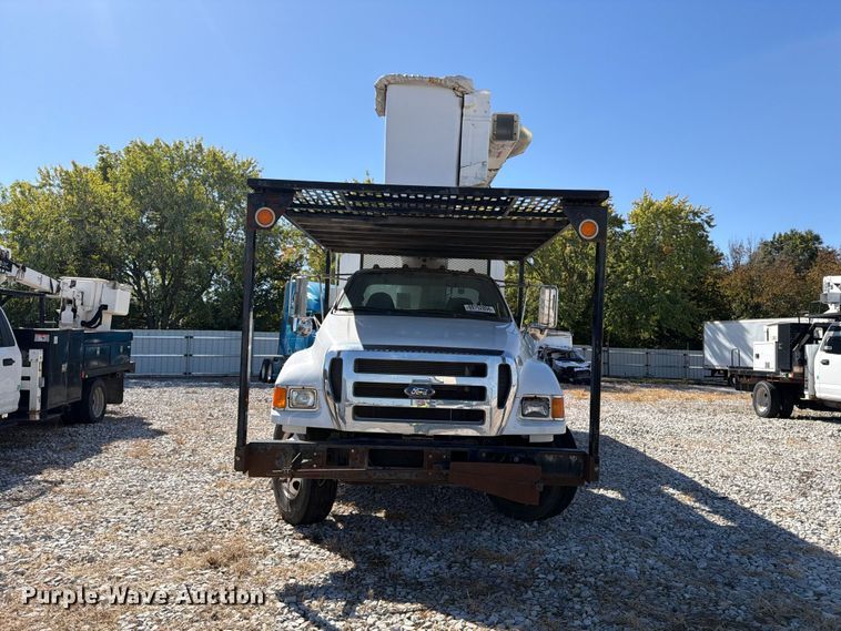 image for item YA5228 2015 Ford F750 Super Duty forestry bucket truck