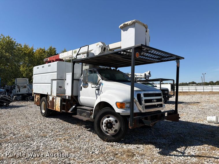 image for item YA5228 2015 Ford F750 Super Duty forestry bucket truck