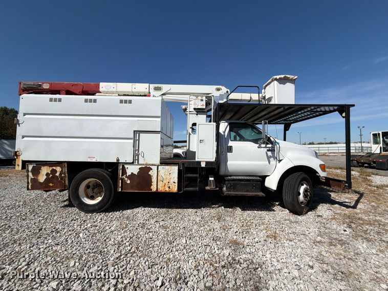 image for item YA5228 2015 Ford F750 Super Duty forestry bucket truck