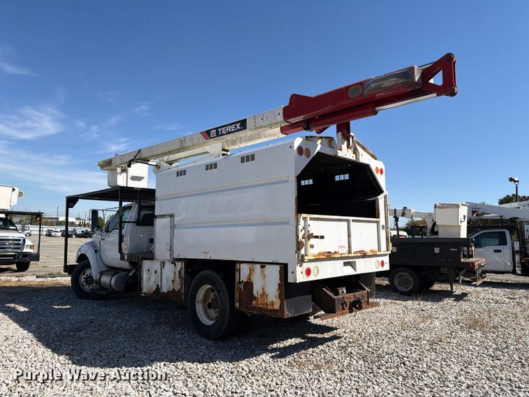 image for item YA5228 2015 Ford F750 Super Duty forestry bucket truck