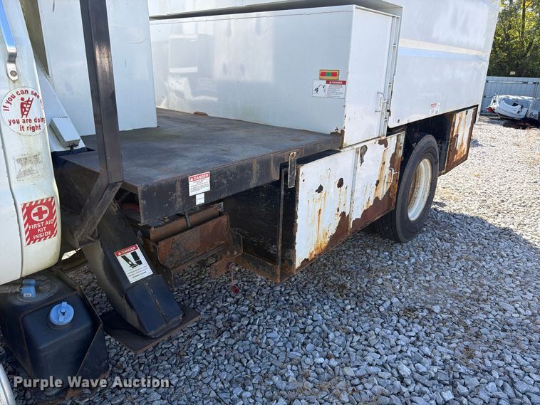 image for item YA5228 2015 Ford F750 Super Duty forestry bucket truck