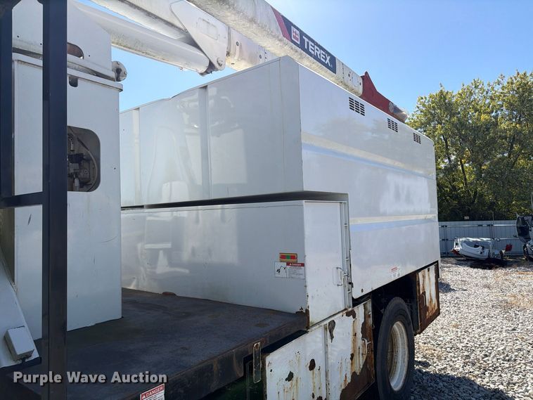 image for item YA5228 2015 Ford F750 Super Duty forestry bucket truck