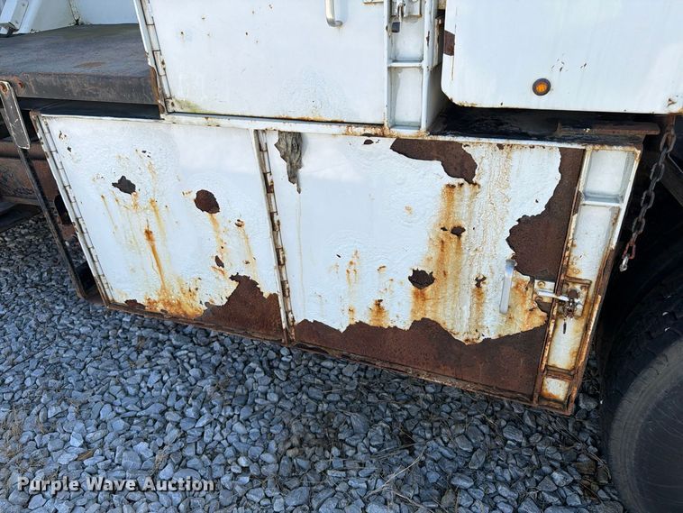 image for item YA5228 2015 Ford F750 Super Duty forestry bucket truck