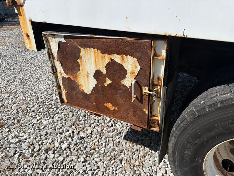 image for item YA5228 2015 Ford F750 Super Duty forestry bucket truck