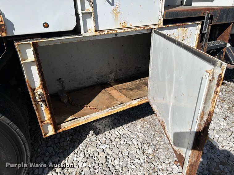 image for item YA5228 2015 Ford F750 Super Duty forestry bucket truck