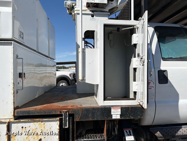 image for item YA5228 2015 Ford F750 Super Duty forestry bucket truck