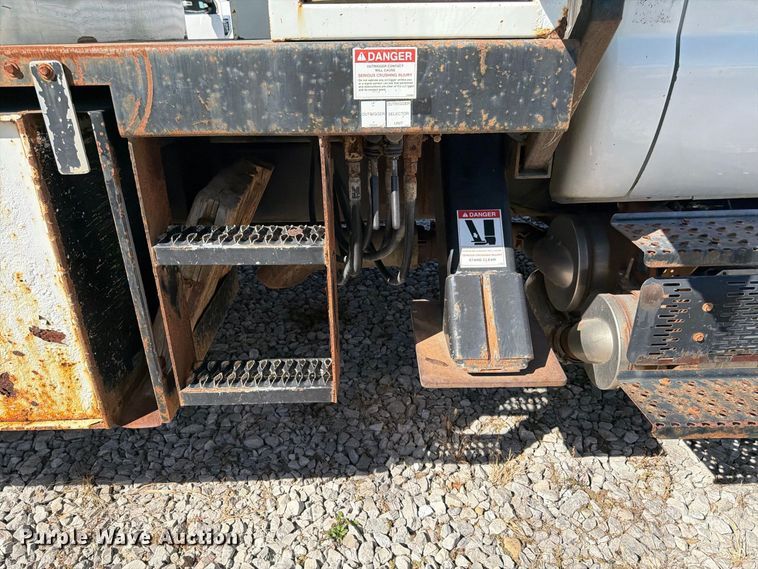 image for item YA5228 2015 Ford F750 Super Duty forestry bucket truck