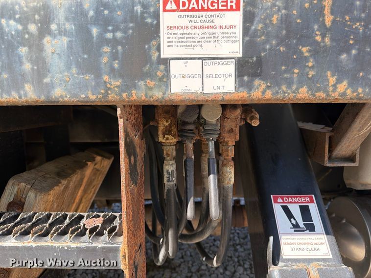 image for item YA5228 2015 Ford F750 Super Duty forestry bucket truck