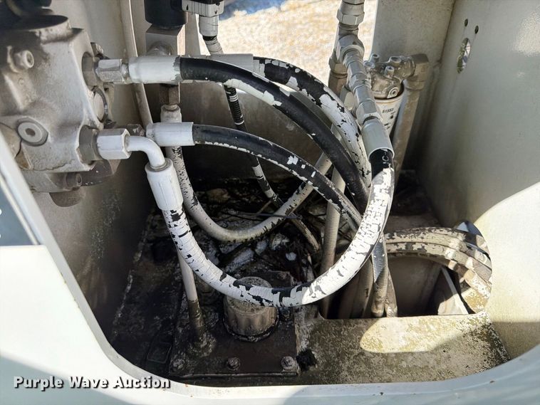 image for item YA5228 2015 Ford F750 Super Duty forestry bucket truck