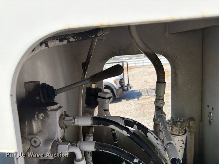 image for item YA5228 2015 Ford F750 Super Duty forestry bucket truck