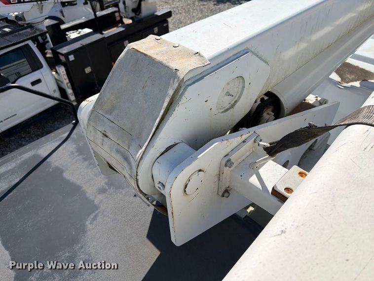 image for item YA5228 2015 Ford F750 Super Duty forestry bucket truck