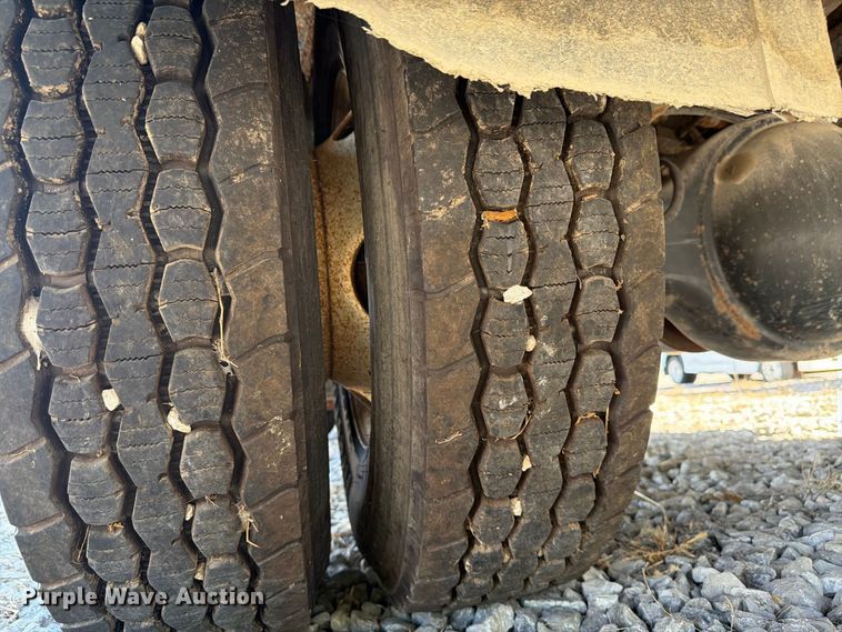 image for item YA5228 2015 Ford F750 Super Duty forestry bucket truck