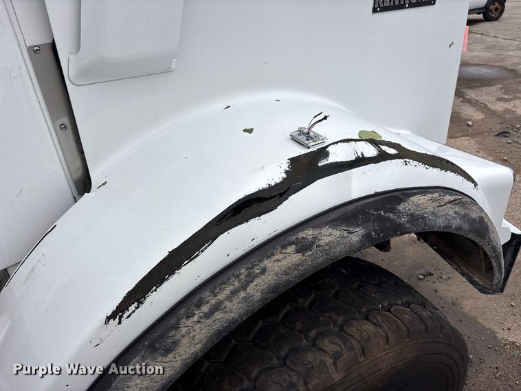 image for item YA5240 2015 Kenworth T800 dump truck