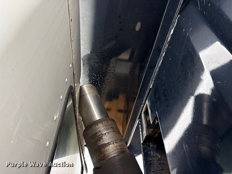 image for item YA5240 2015 Kenworth T800 dump truck
