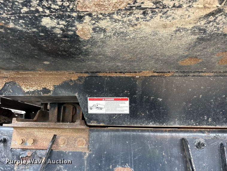 image for item YA5240 2015 Kenworth T800 dump truck