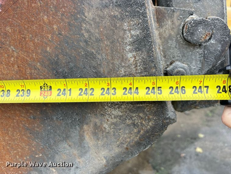 image for item YA5240 2015 Kenworth T800 dump truck