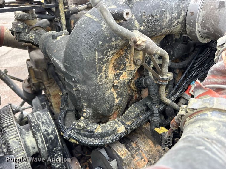 image for item YA5240 2015 Kenworth T800 dump truck