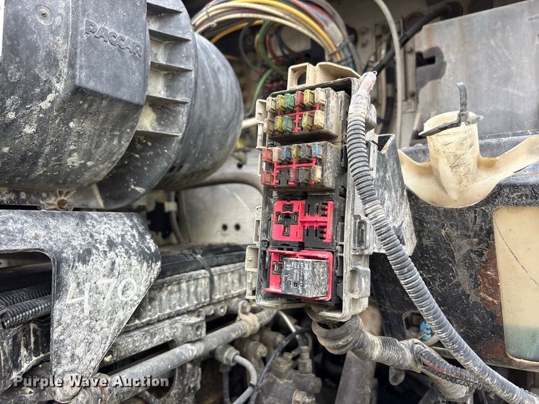 image for item YA5240 2015 Kenworth T800 dump truck