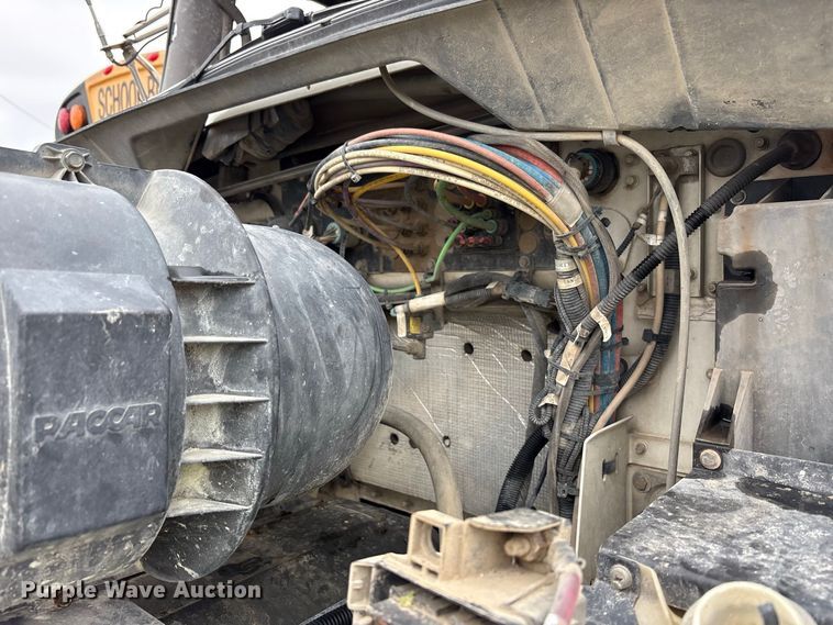image for item YA5240 2015 Kenworth T800 dump truck