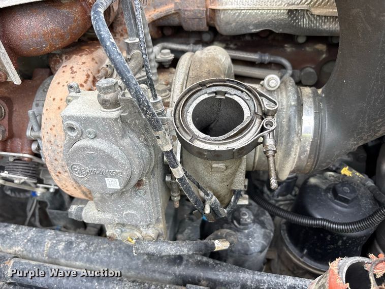image for item YA5240 2015 Kenworth T800 dump truck