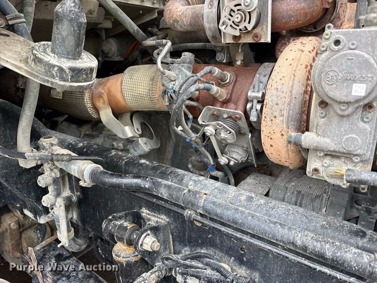 image for item YA5240 2015 Kenworth T800 dump truck