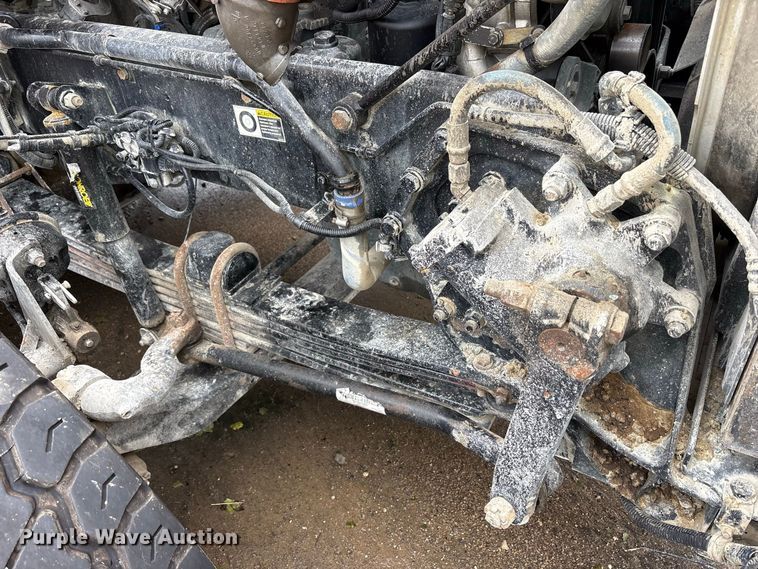 image for item YA5240 2015 Kenworth T800 dump truck