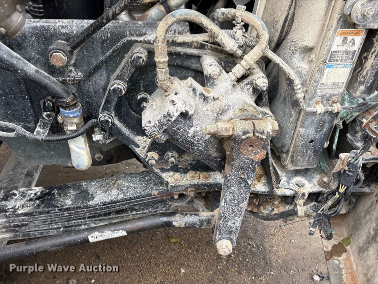 image for item YA5240 2015 Kenworth T800 dump truck