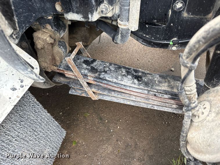 image for item YA5240 2015 Kenworth T800 dump truck