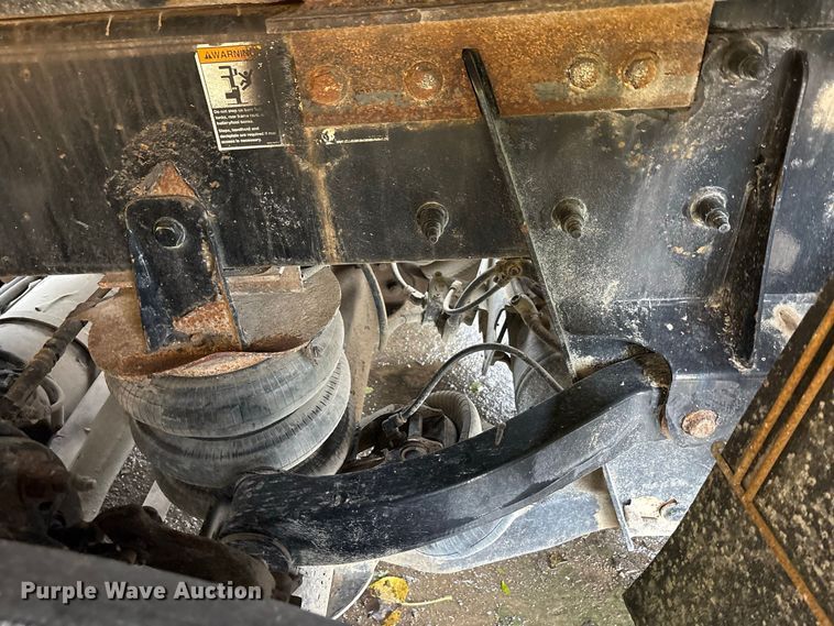 image for item YA5240 2015 Kenworth T800 dump truck
