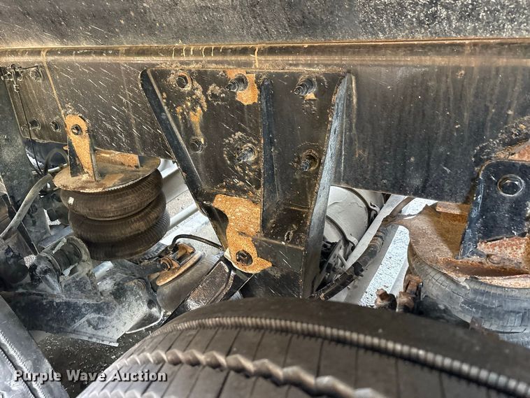 image for item YA5240 2015 Kenworth T800 dump truck