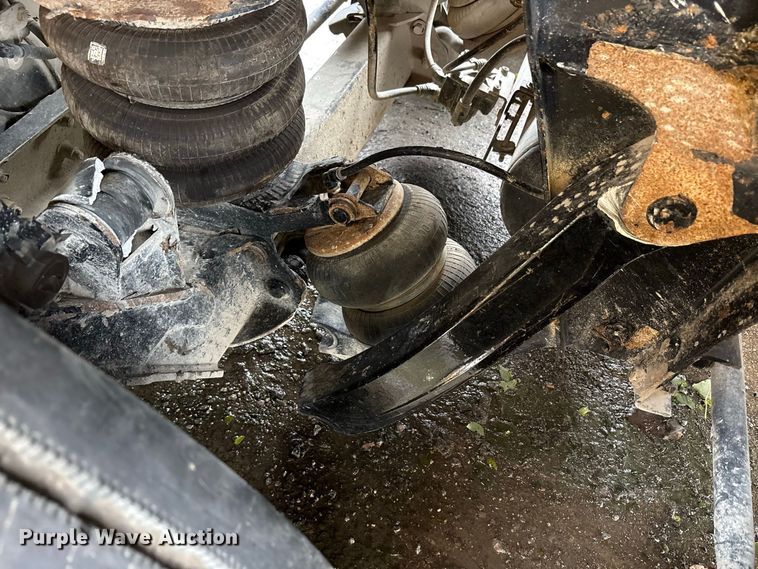 image for item YA5240 2015 Kenworth T800 dump truck