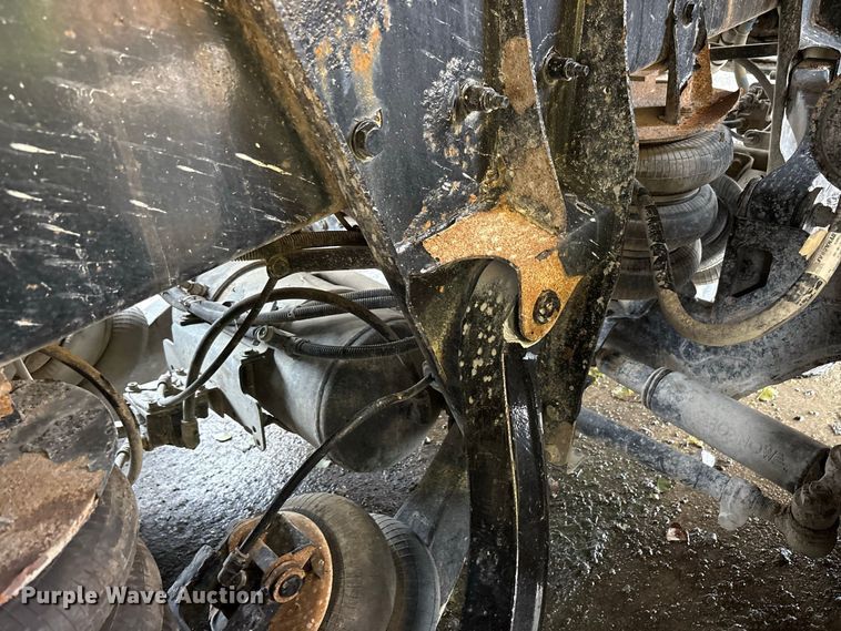 image for item YA5240 2015 Kenworth T800 dump truck
