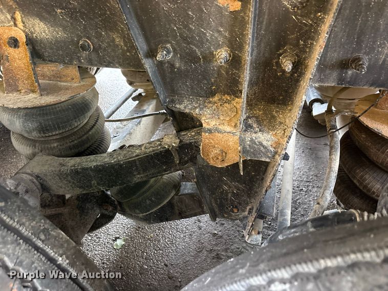 image for item YA5240 2015 Kenworth T800 dump truck